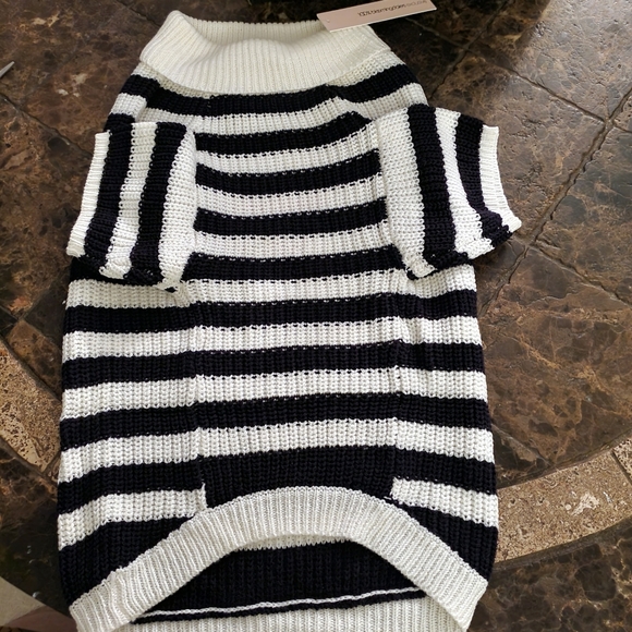 Bloomingdales Aqua Black White Striped XL Dog Sweater with red heart NWT - Picture 3 of 3